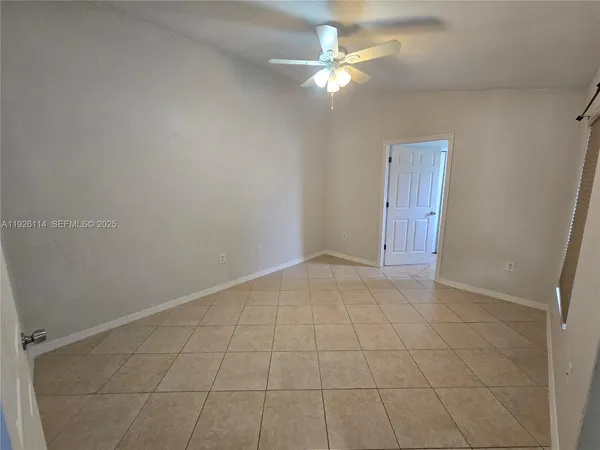 $2,000 | 4876 30th Avenue, Vero Beach, FL 32967