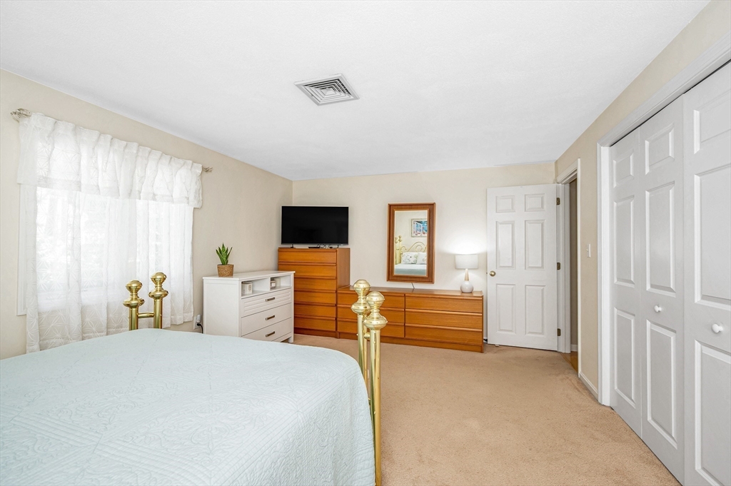 66 Colburn Road Reading, MA 01867 - Photo 12 of 40 Gallery Image 12