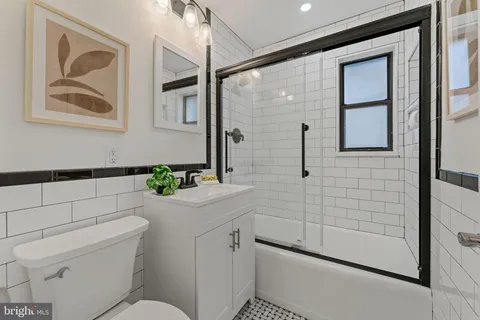 $370,000 | 3825 Davis Place Northwest, Unit 102, Washington, DC 20007