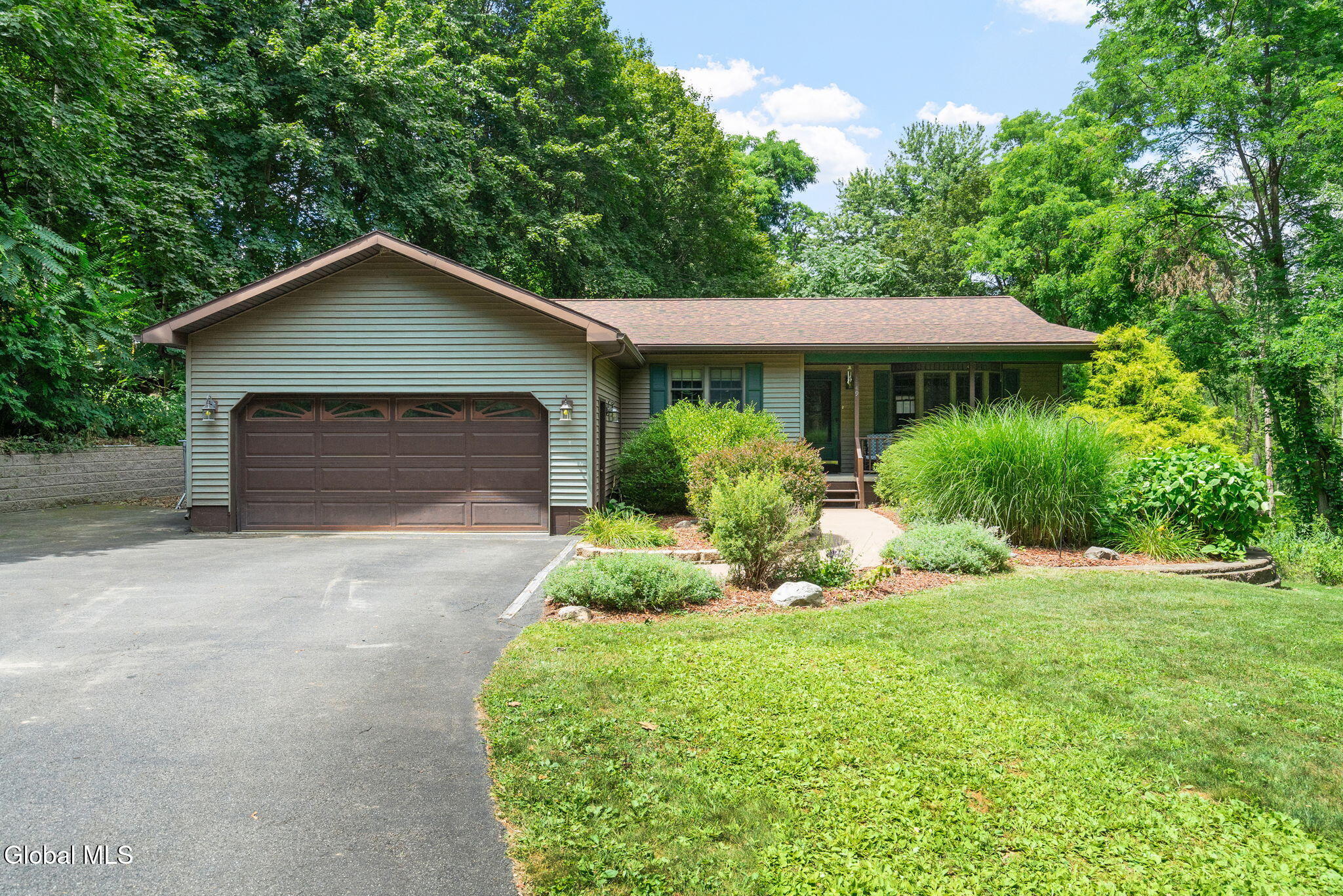 1-web-or-mls-1449-new-scotland-rd