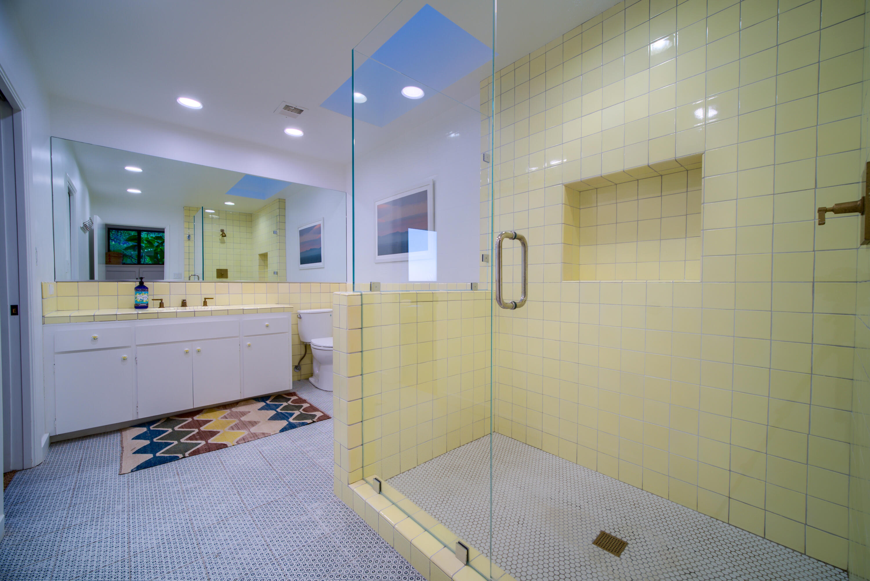 3330 Foothill Road Carpinteria, CA 93013 - Photo 51 of 78 guest bathroom