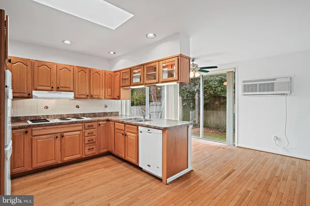 $4,995 | 5747 27th Street Northwest, Washington, DC 20015