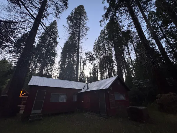 $169,000 | 57989 Red Bud Lane, Badger, CA 93603