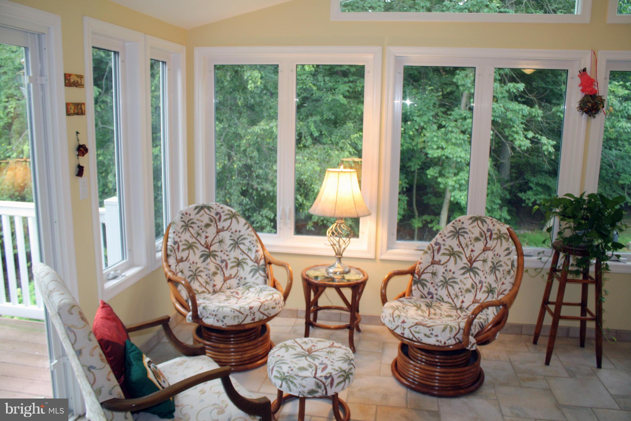 933 Metfield Road Baltimore, MD 21286 - Photo 13 of 30 Sun Room