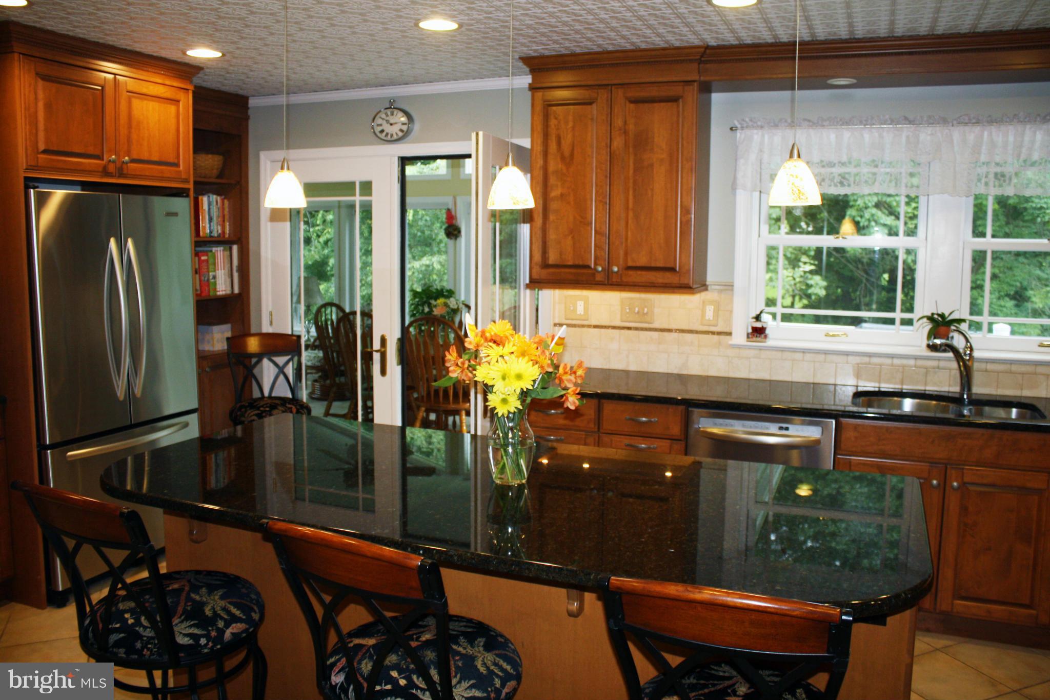 933 Metfield Road Baltimore, MD 21286 - Photo 3 of 30 Kitchen