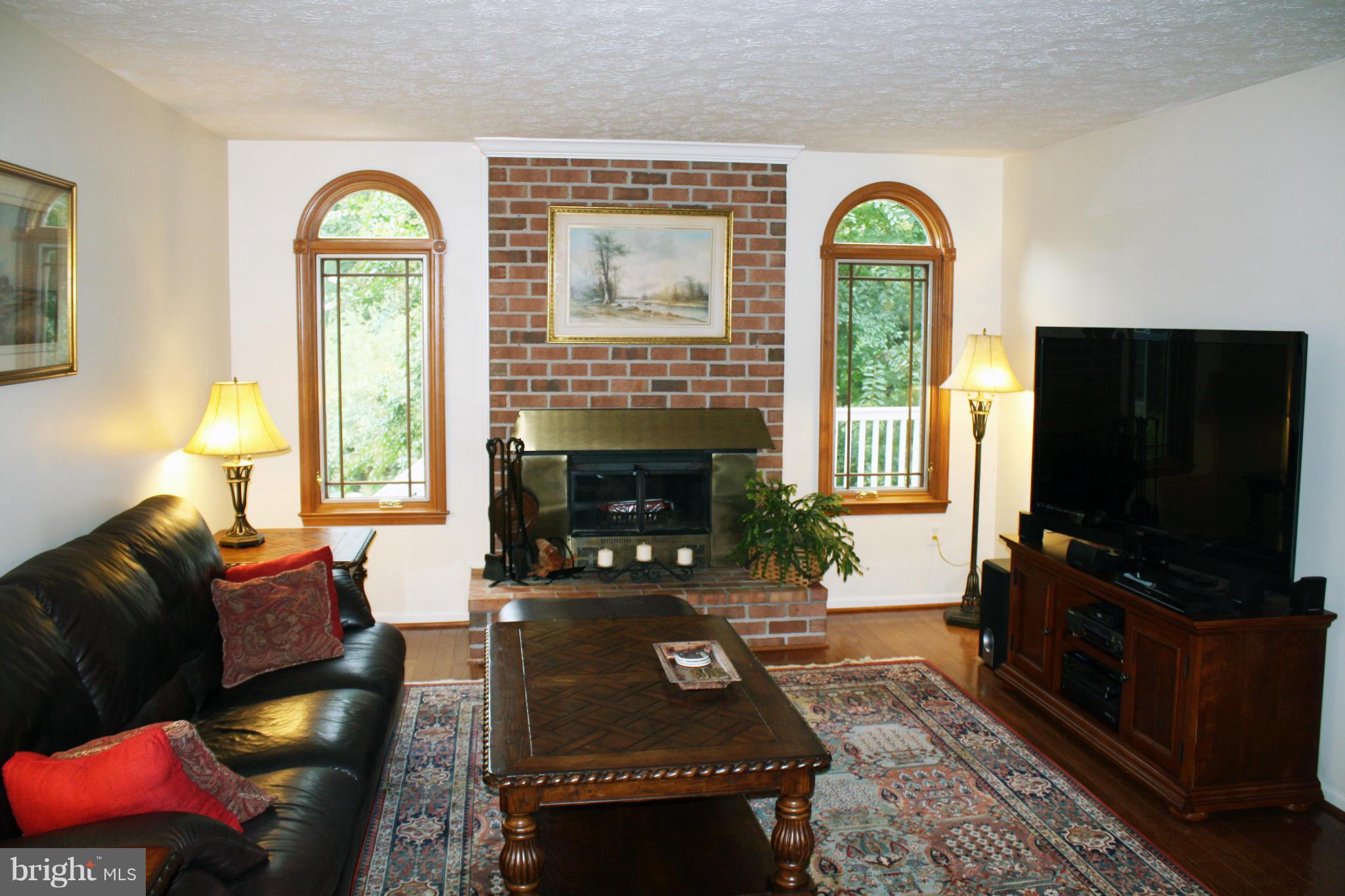933 Metfield Road Baltimore, MD 21286 - Photo 6 of 30 Family Room