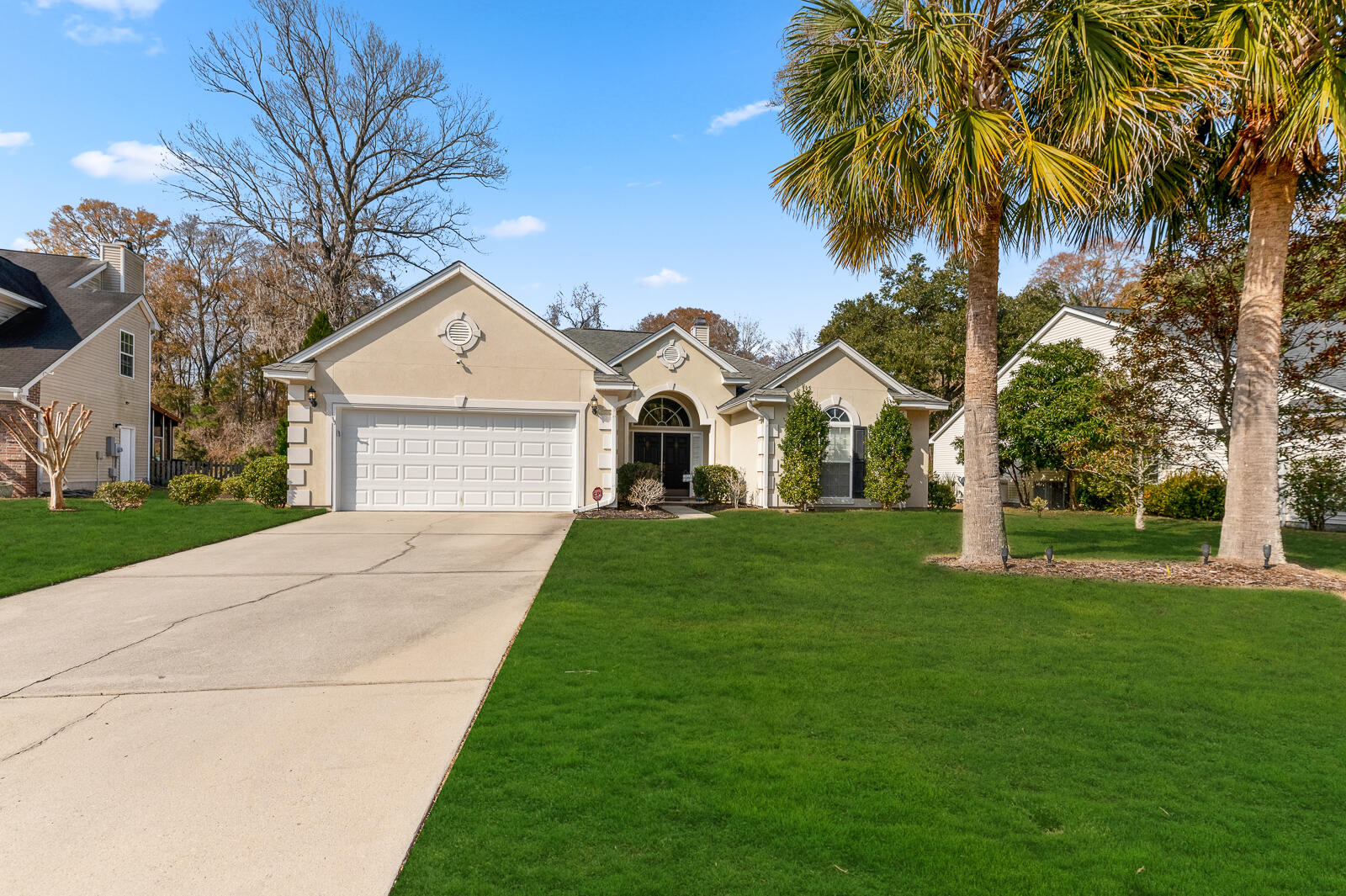 163 Oakbluff Road Summerville, SC 29485 - Photo 1 of 33 163 Oak Bluff Rd (1 of 35)