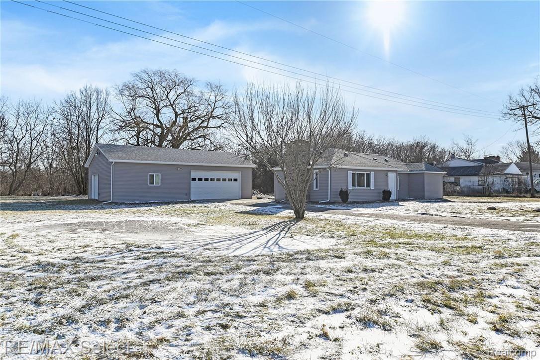 4055 South Genesee Road Grand Blanc, MI 48439 - Photo 1 of 19 CNG_5286.jpg