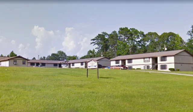 $641 | 668 West Rev Martin Luther King Jr Boulevard, Jasper, TX 75951