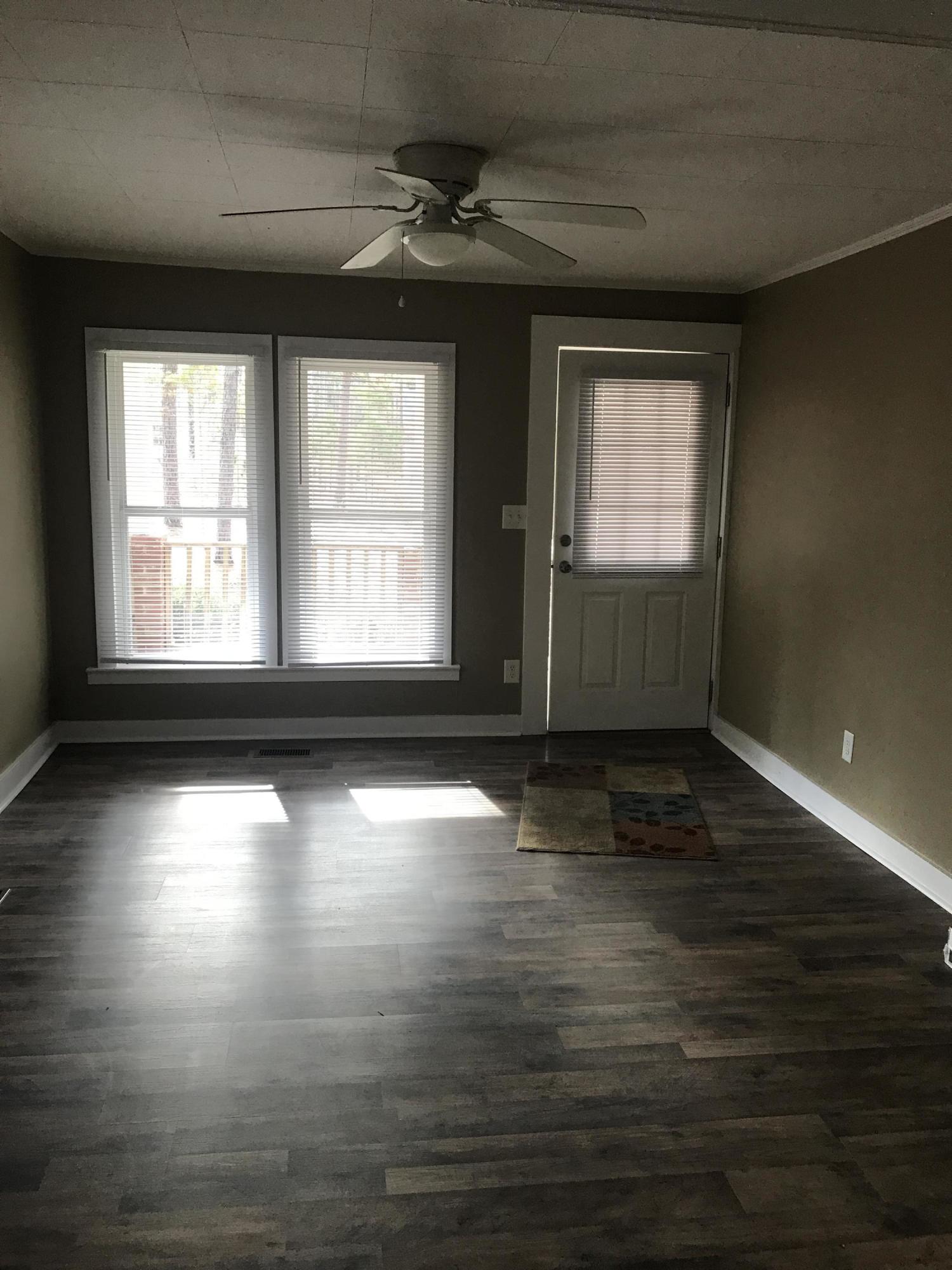 12 Little Comfort Road Savannah, GA 31411 - Photo 4 of 27 LIVING ROOM