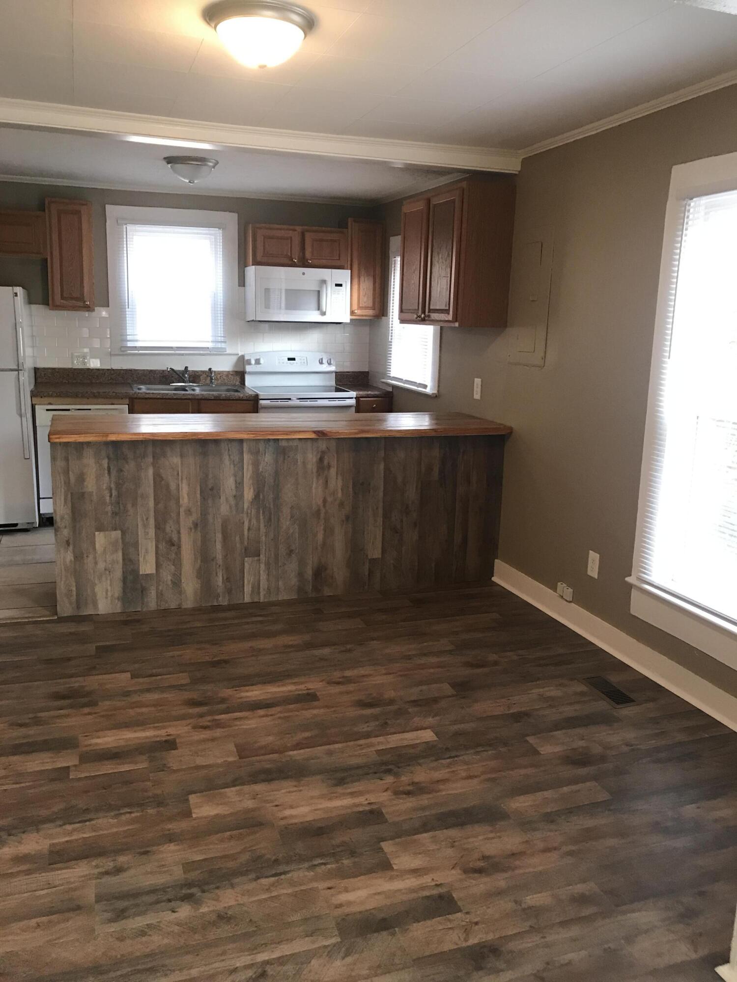 12 Little Comfort Road Savannah, GA 31411 - Photo 6 of 27 Dining/ Kitchen Combo