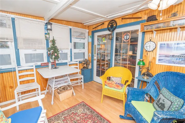 $380,000 | 105 Fordson Avenue, Cranston, RI 02910