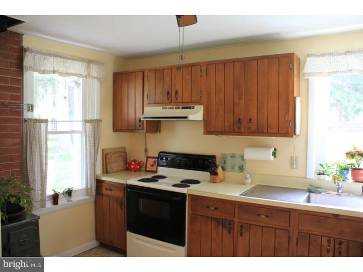 282 Old Furnace Road Riegelsville, PA 18077 - Photo 5 of 19