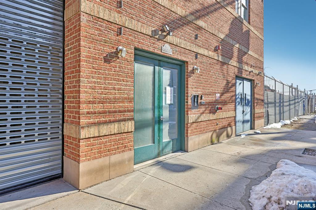 15 Tichenor Street, Unit 407 Newark, NJ 07102 - Photo 3 of 26 a backyard of a house