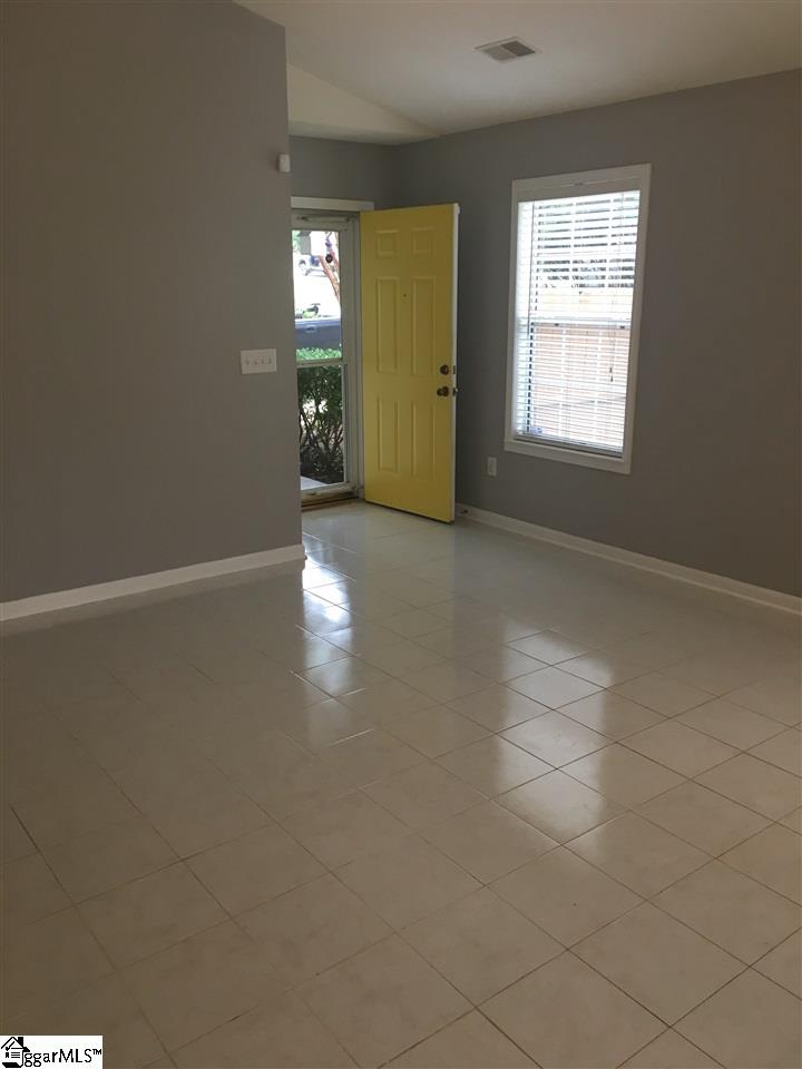 324 Hampton Ridge Drive Greer, SC 29651 - Photo 3 of 15