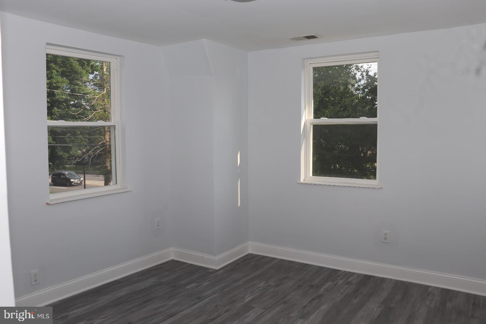 8400 Liberty Road Baltimore, MD 21244 - Photo 7 of 32 an empty room with a window