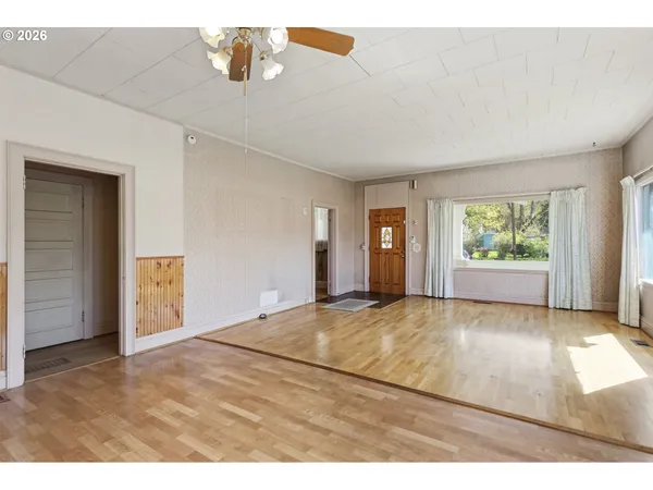 $379,900 | 805 East 12th Street, The Dalles, OR 97058