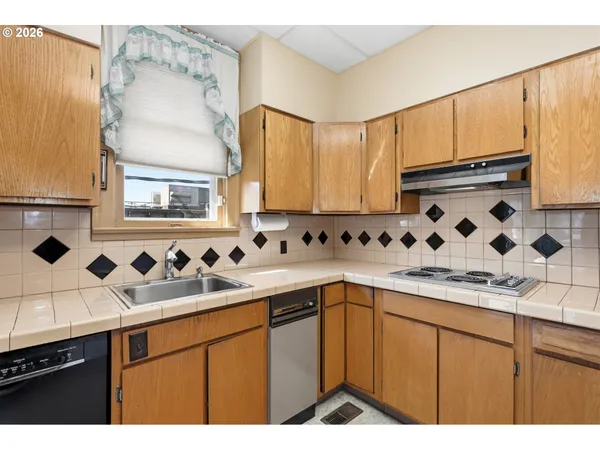 $379,900 | 805 East 12th Street, The Dalles, OR 97058