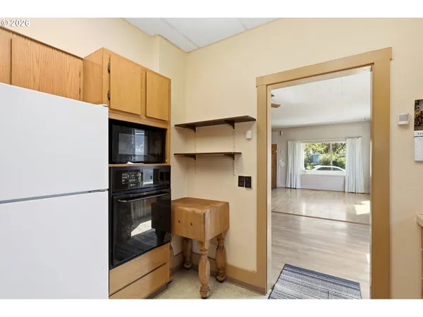 $379,900 | 805 East 12th Street, The Dalles, OR 97058