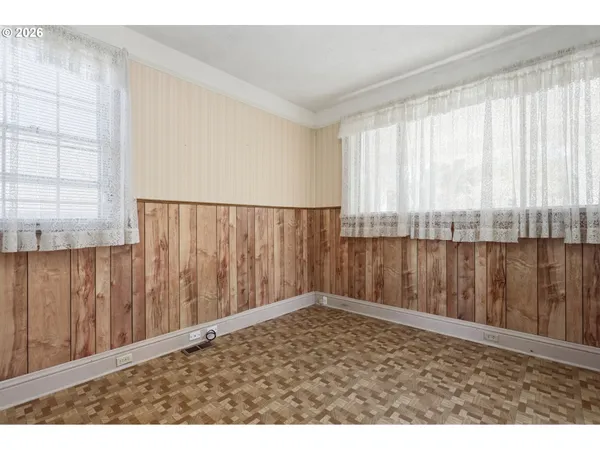 $379,900 | 805 East 12th Street, The Dalles, OR 97058