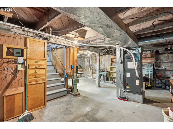 $379,900 | 805 East 12th Street, The Dalles, OR 97058