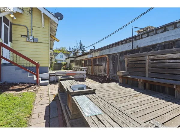 $379,900 | 805 East 12th Street, The Dalles, OR 97058