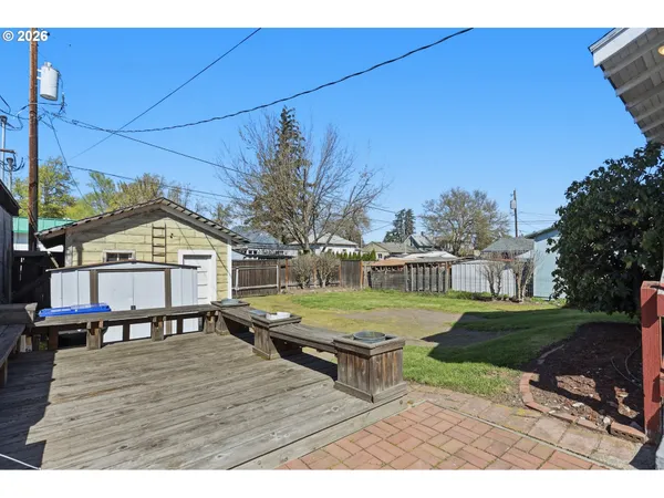 $379,900 | 805 East 12th Street, The Dalles, OR 97058