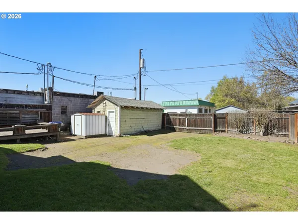 $379,900 | 805 East 12th Street, The Dalles, OR 97058