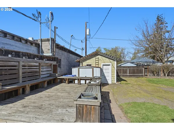 $379,900 | 805 East 12th Street, The Dalles, OR 97058