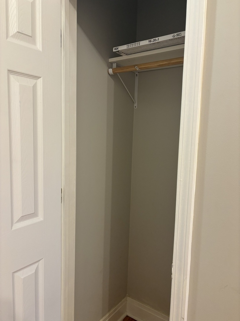 2002 West Chicago Avenue, Unit 2R Chicago, IL 60622 - Photo 12 of 17 a view of a door