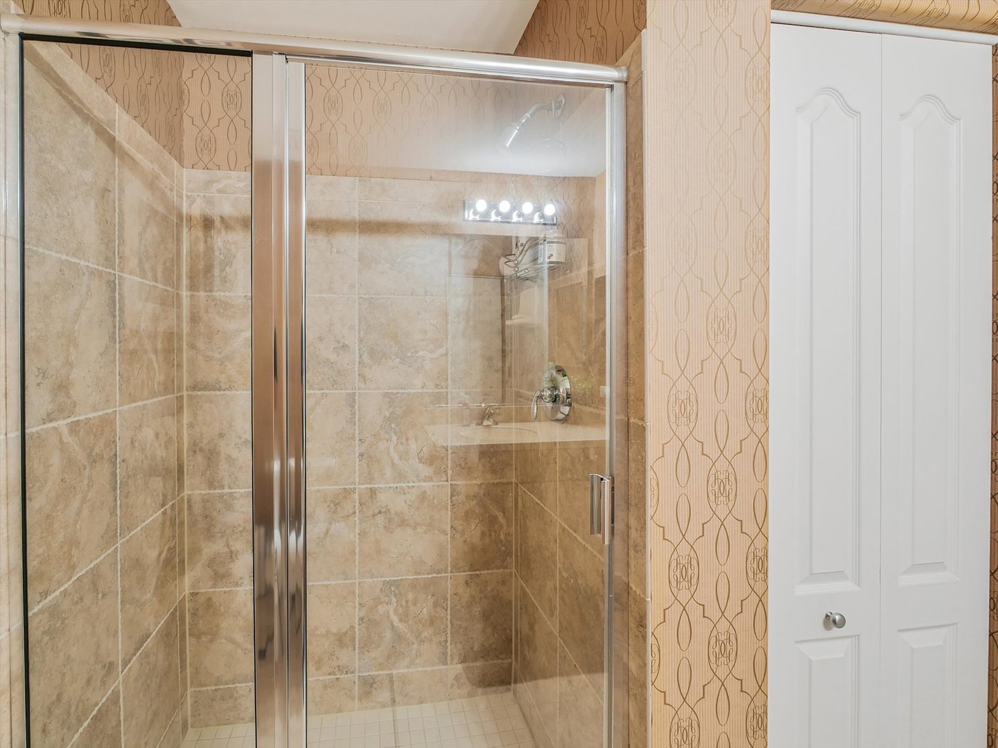 1 Itasca Road, Unit 108 Addison, IL 60101 - Photo 15 of 33 Gallery Image 15