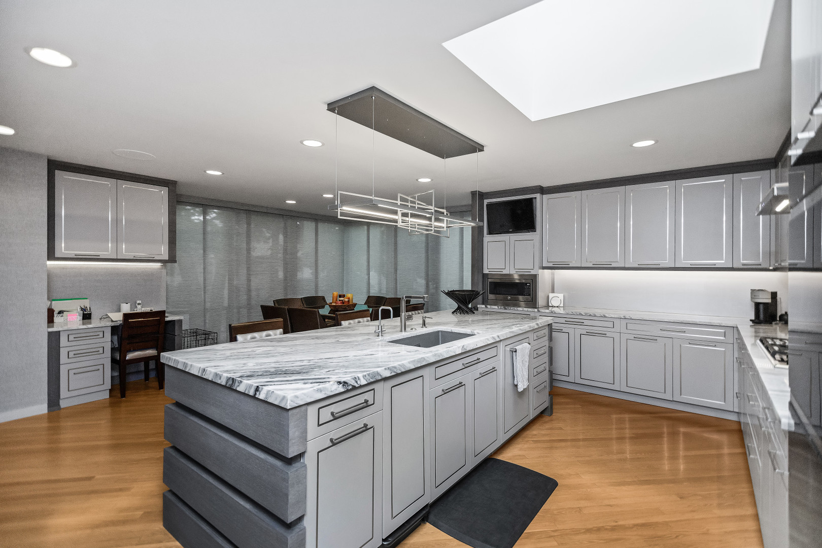 990 Sheridan Road Highland Park, IL 60035 - Photo 8 of 39