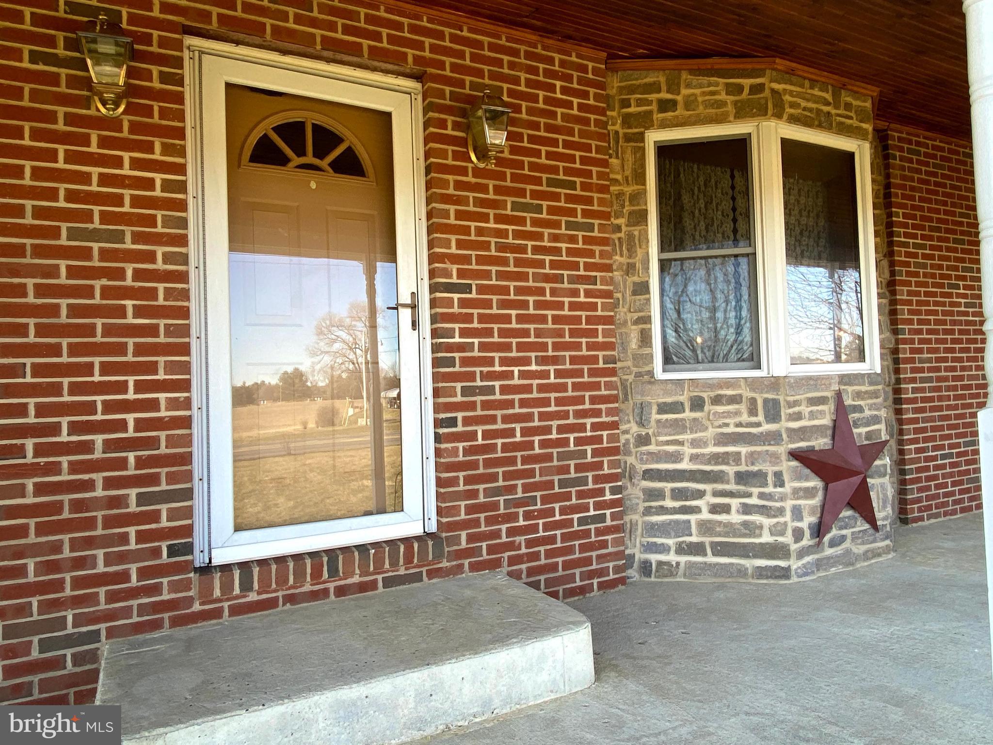 1558 North Hayfield Road Gore, VA 22637 - Photo 4 of 59 Gallery Image 4