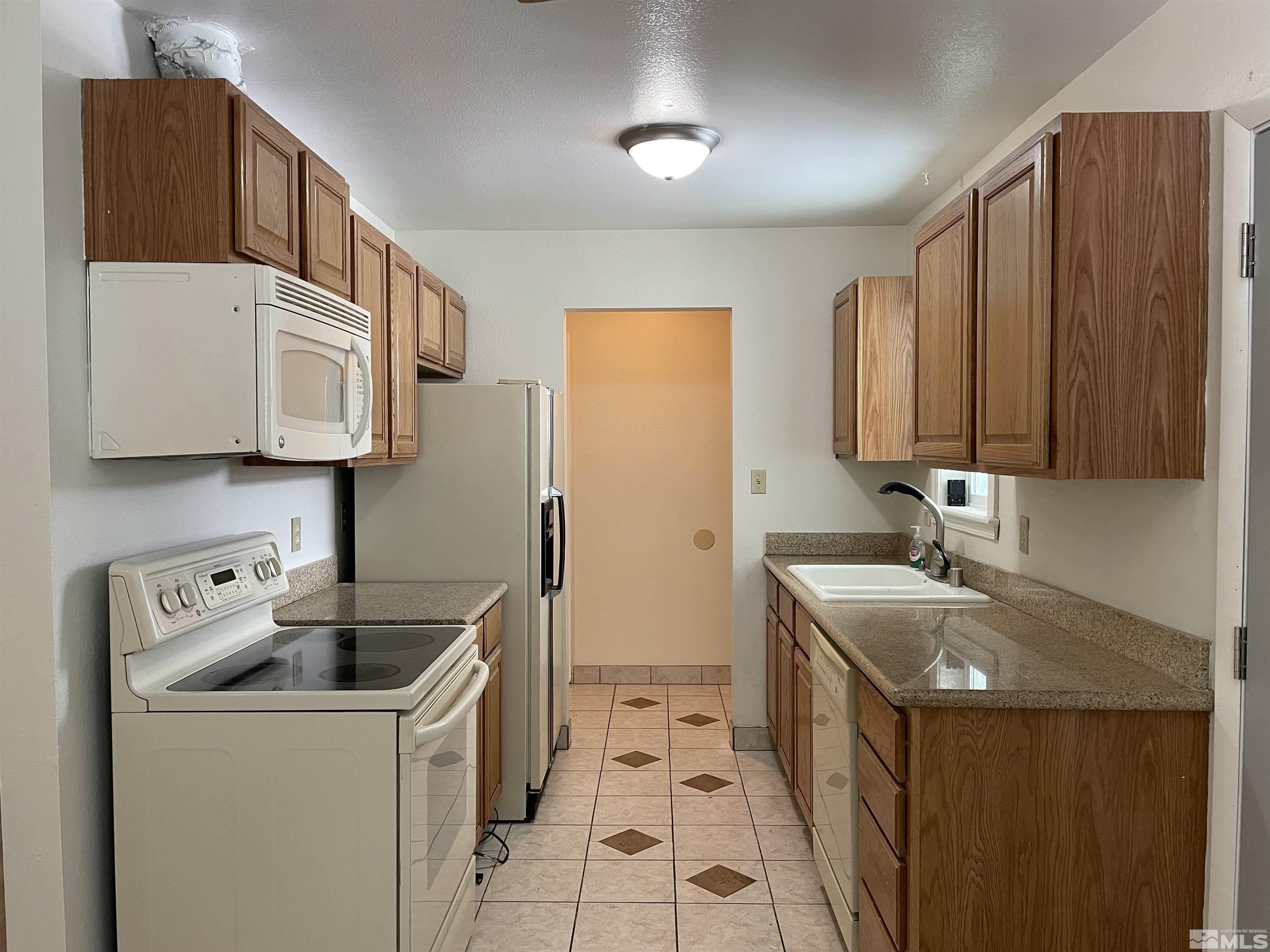 7680 Carlyle Drive Reno, NV 89506 - Photo 10 of 24 Photo 10