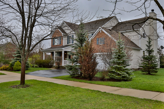 299 Monument Road Elgin, IL 60124 - Photo 2 of 27