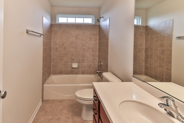 299 Monument Road Elgin, IL 60124 - Photo 16 of 27