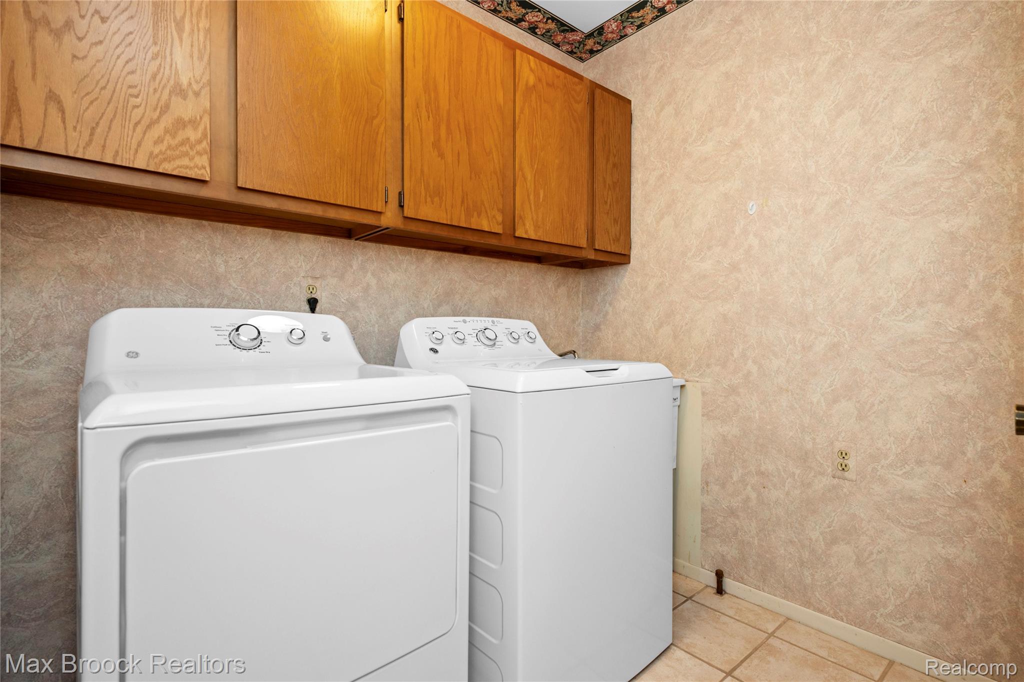 31223 Country Ridge Circle Farmington, MI 48331 - Photo 32 of 62