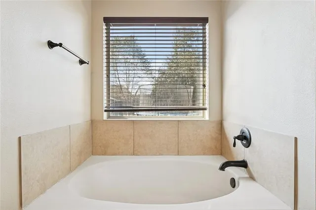 $2,250 | 233 Grand Oaks Drive, Madisonville, LA 70447