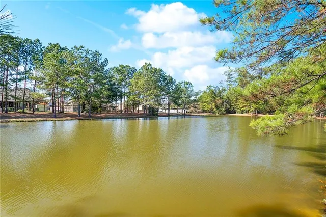 $2,250 | 233 Grand Oaks Drive, Madisonville, LA 70447
