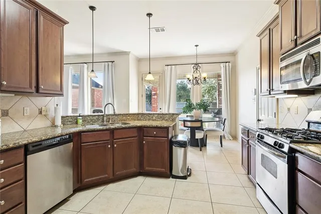 $2,250 | 233 Grand Oaks Drive, Madisonville, LA 70447