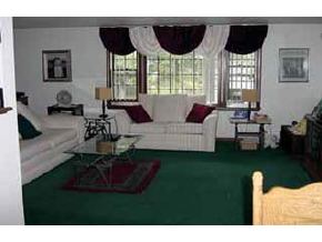 8 Wellesley Road Nashua, NH 03062 - Photo 6 of 9 Gallery Image 6