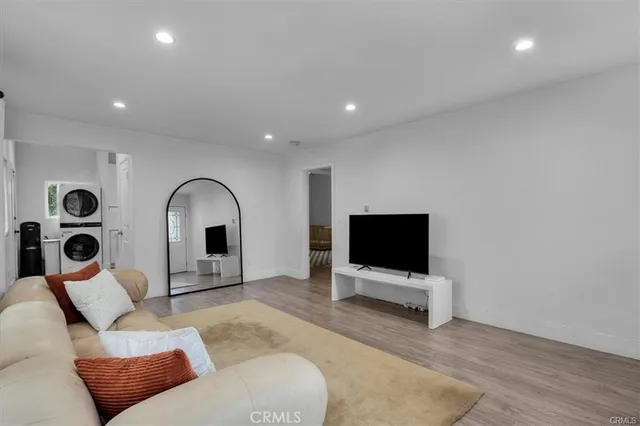 $595,000 | 354 East 111th Street, Los Angeles, CA 90061