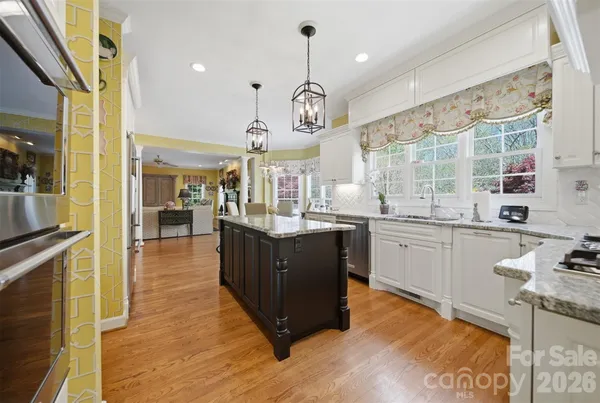 $874,900 | 3704 8th St Place Northwest, Hickory, NC 28601