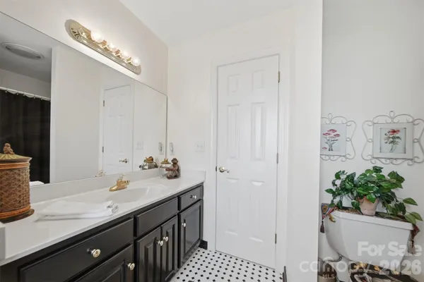$874,900 | 3704 8th St Place Northwest, Hickory, NC 28601
