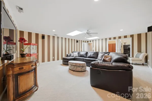 $874,900 | 3704 8th St Place Northwest, Hickory, NC 28601