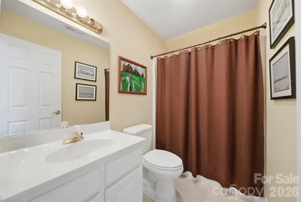 $874,900 | 3704 8th St Place Northwest, Hickory, NC 28601