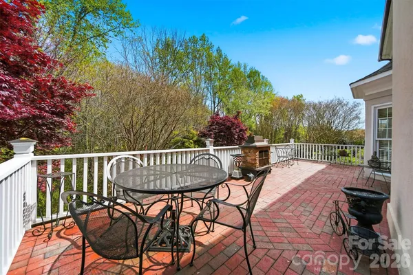$874,900 | 3704 8th St Place Northwest, Hickory, NC 28601