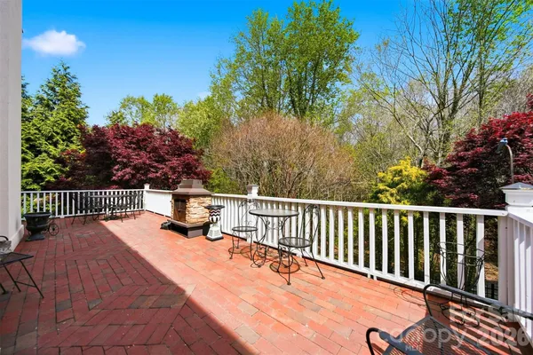 $874,900 | 3704 8th St Place Northwest, Hickory, NC 28601