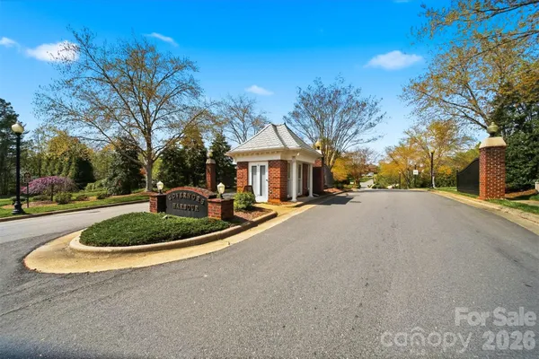 $874,900 | 3704 8th St Place Northwest, Hickory, NC 28601