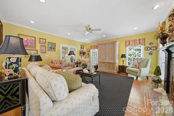 $874,900 | 3704 8th St Place Northwest, Hickory, NC 28601